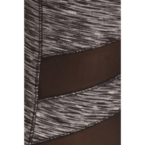 Plus size Capri w/ mesh and pockets - Picture 4 of 4